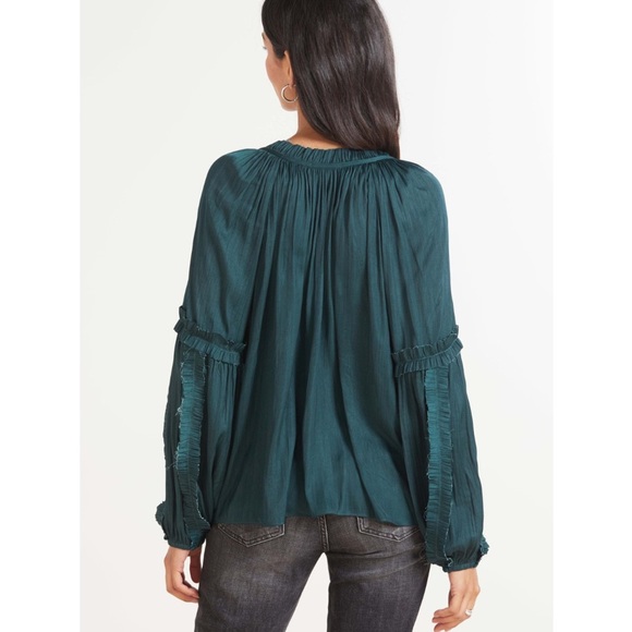 EVEREVE Roan & Ryan Kylee Satin Ruffle Blouse Green XS NWT - Picture 4 of 10